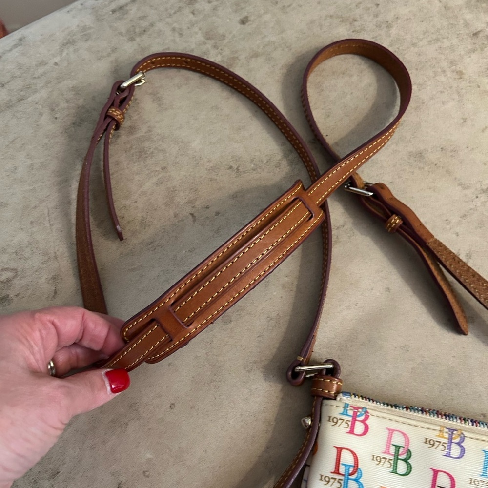 Dooney & Bourke Signature Rainbow Crossbody 1975 Print - Picture 3 of 8
